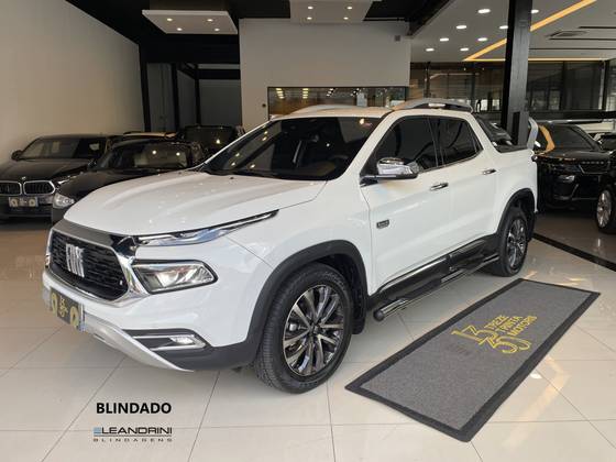 FIAT TORO 2.0 16V TURBO DIESEL RANCH 4WD AT9 FIAT TORO 2.0 16V TURBO DIESEL RANCH 4WD AT9